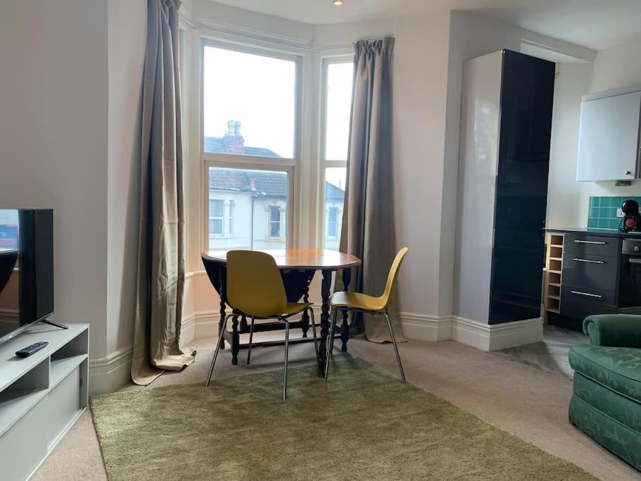 Central 2 Bed Flat. Free Parking Bristol Exterior foto